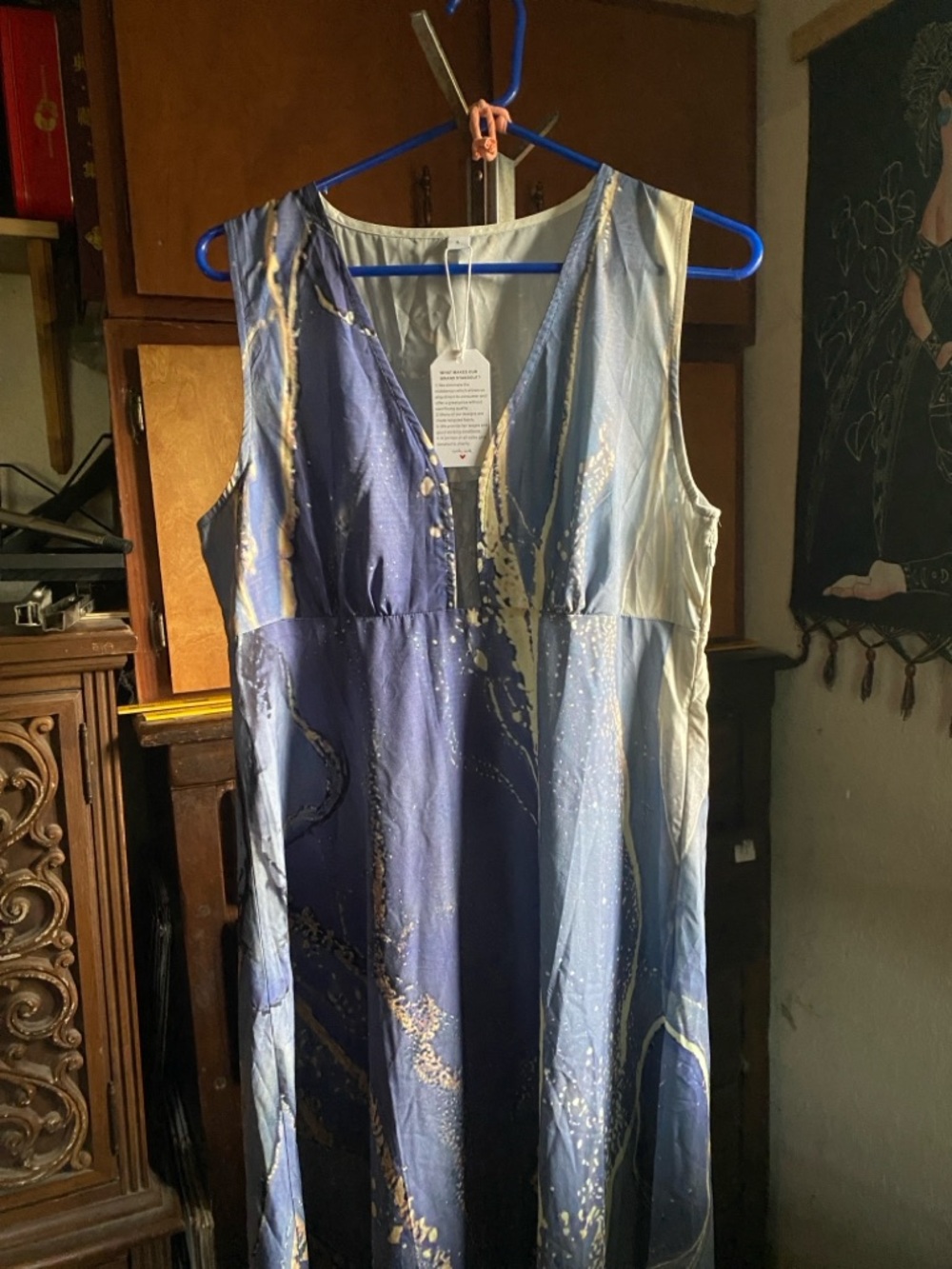 Brand new with the tag Sleeveless Blue Marble-Print V-Neck Dress